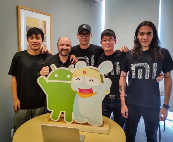 長沙炭河服飾有限公司,長沙西服定制公司,工作服定制,沖鋒衣定制,T恤定制