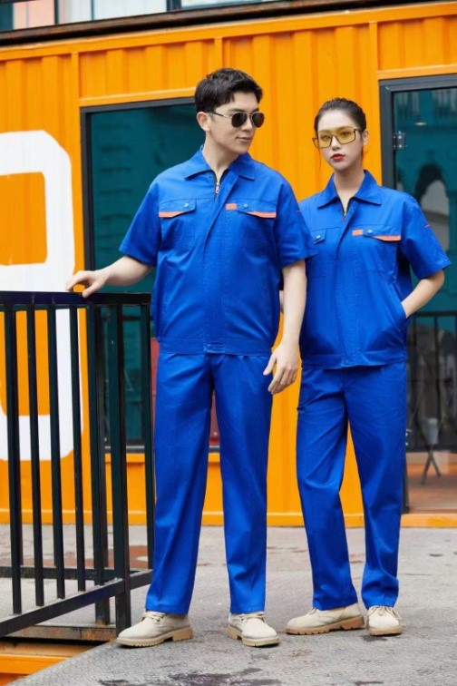 長沙炭河服飾有限公司,長沙西服定制公司,工作服定制,沖鋒衣定制,T恤定制